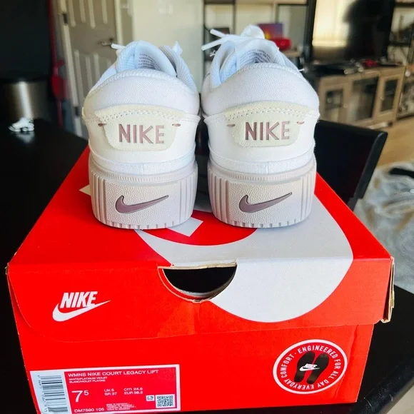 Nike Court Legacy Platform Sneaker - Picture 4 of 4